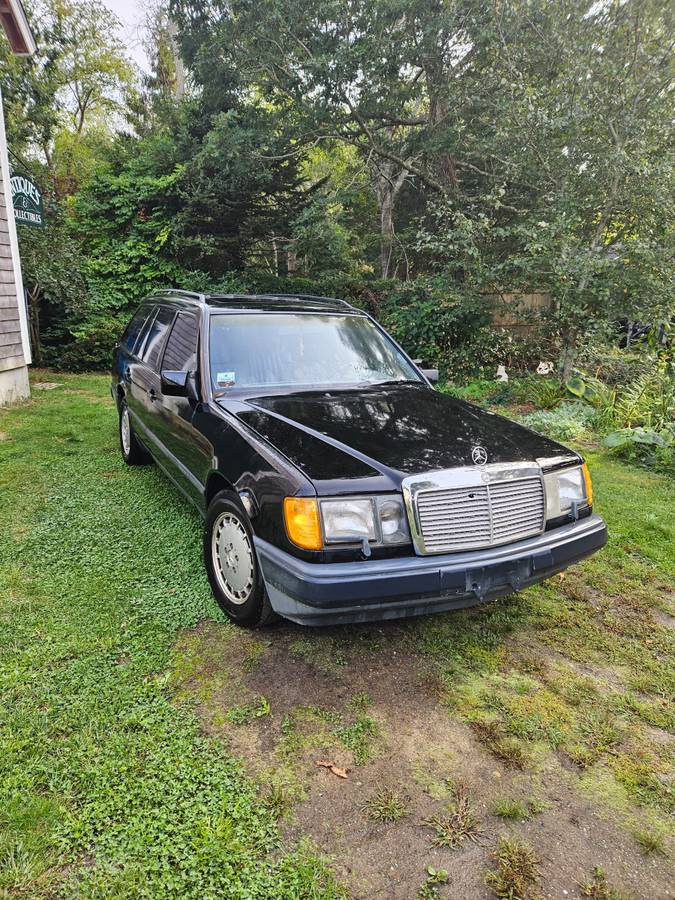 Mercedes-300te-1989-black-1