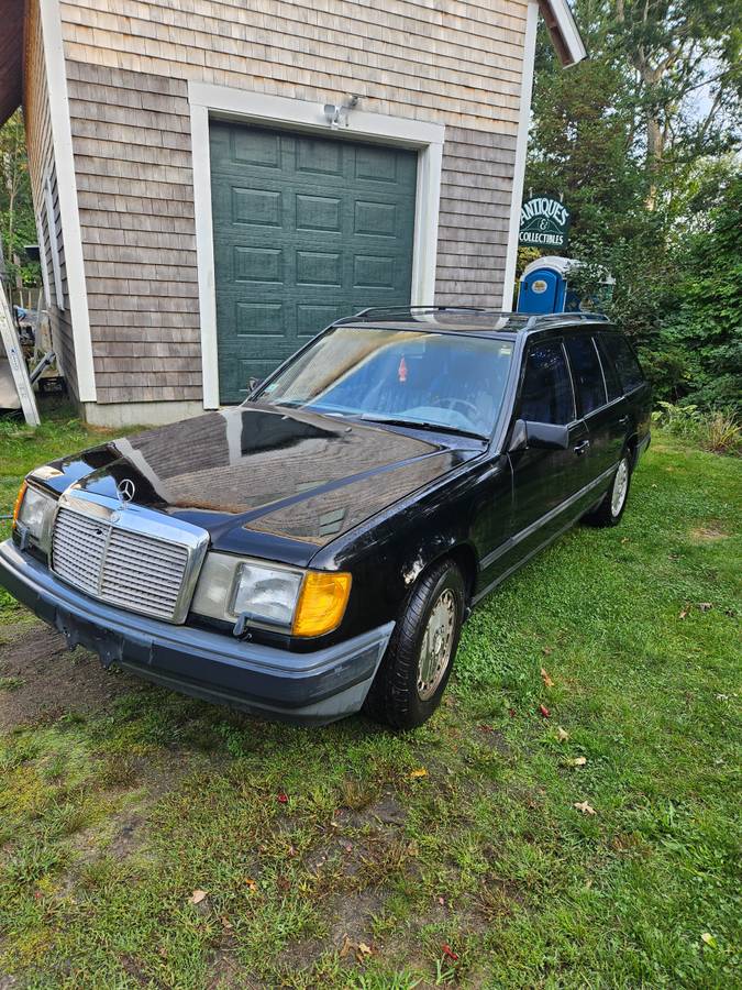 Mercedes-300te-1989-black-2