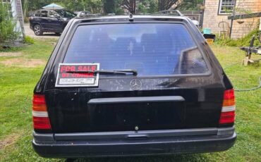 Mercedes-300te-1989-black-3