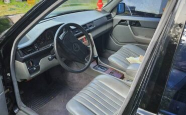 Mercedes-300te-1989-black-5