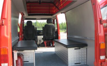 Mercedes-310-1992-red-19
