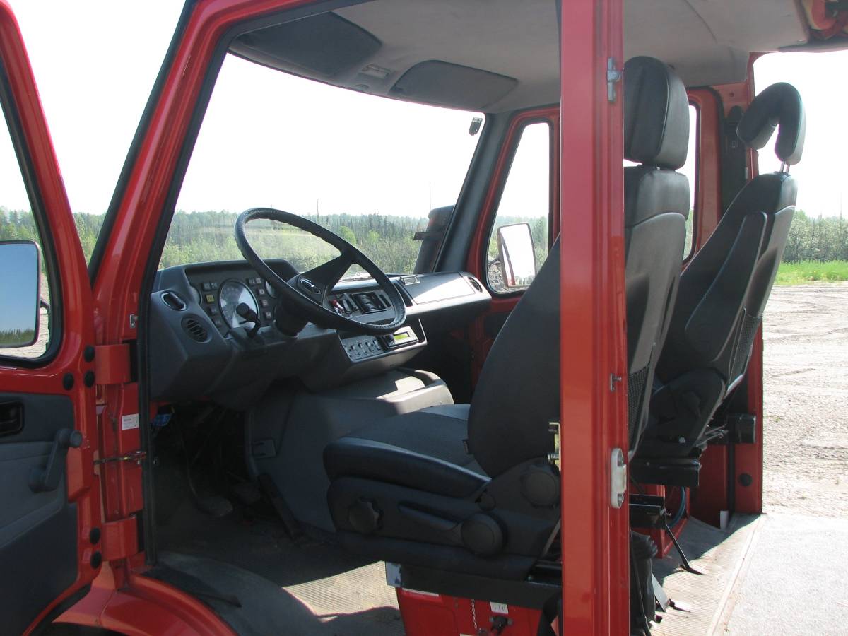 Mercedes-310-1992-red-5