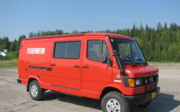 Mercedes-310-1992-red-8