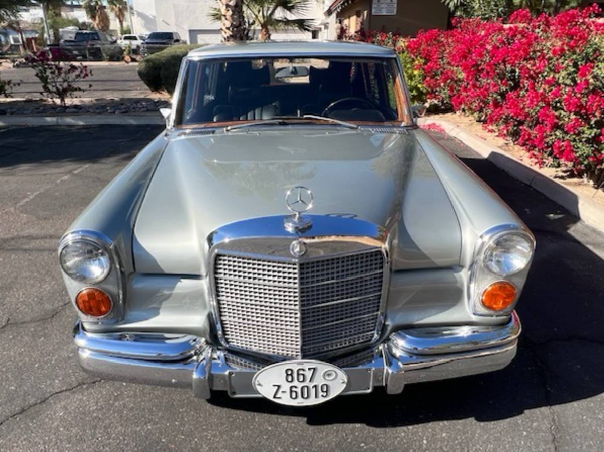 Mercedes-600-w100-1970-3