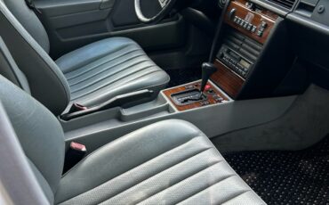 Mercedes-Benz-190-Series-1991-17