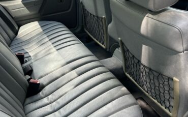 Mercedes-Benz-190-Series-1991-18