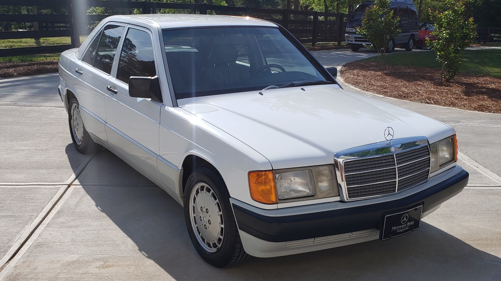 Mercedes-Benz-190-Series-1991-Sedan-1