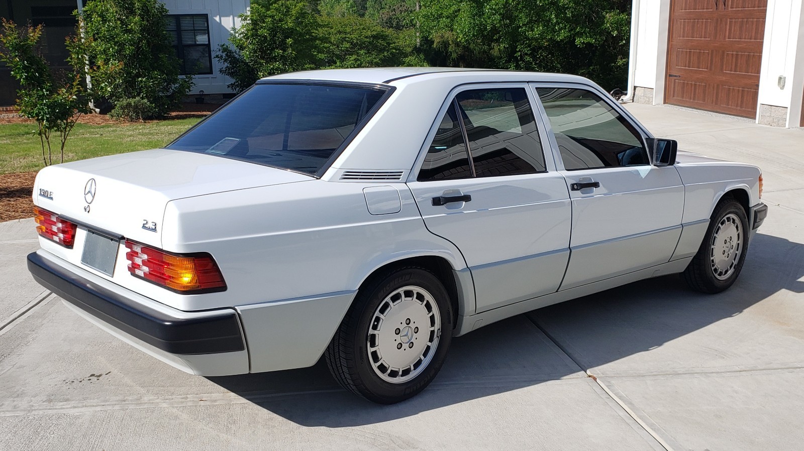 Mercedes-Benz-190-Series-1991-Sedan-10