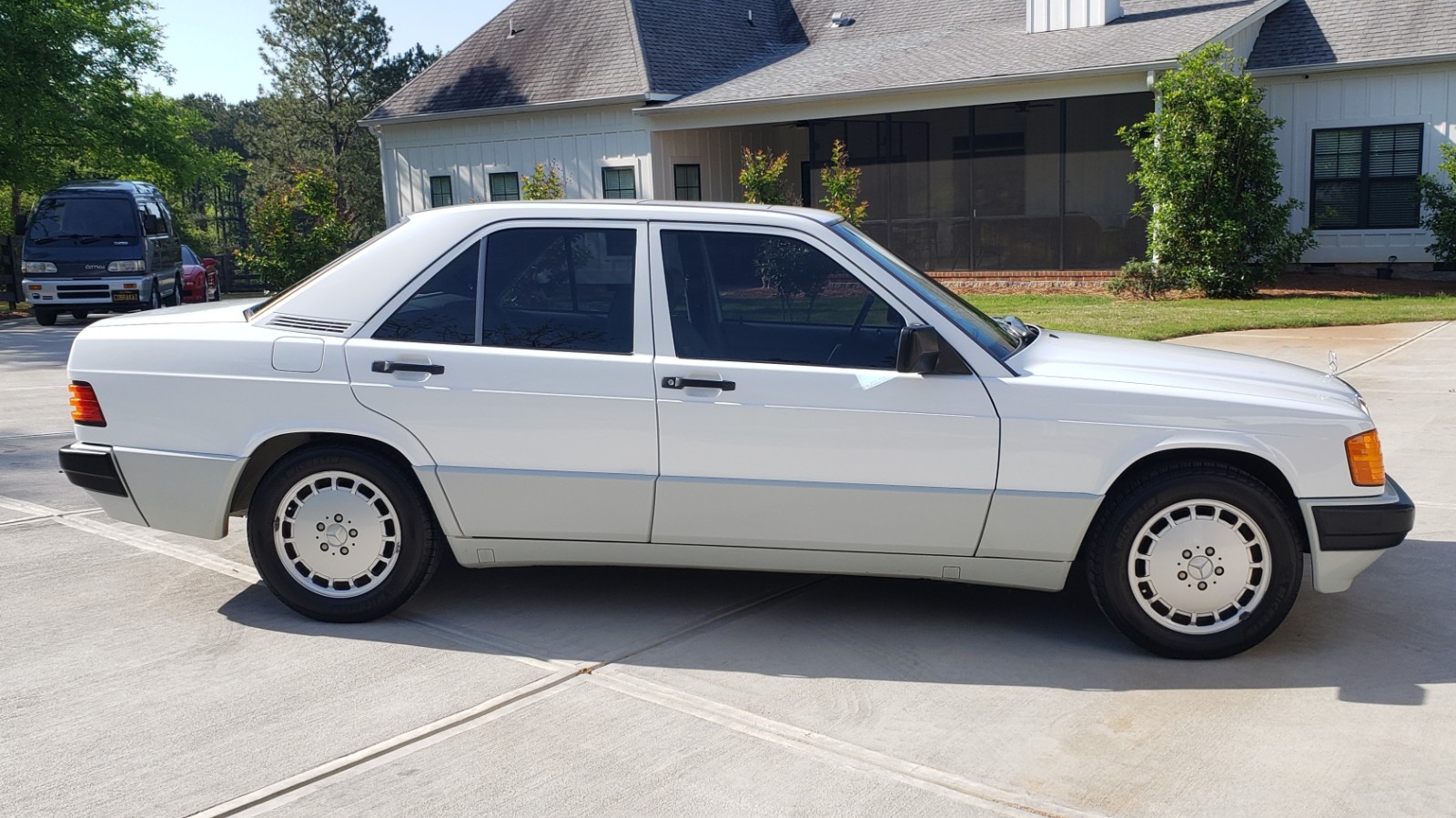 Mercedes-Benz-190-Series-1991-Sedan-11