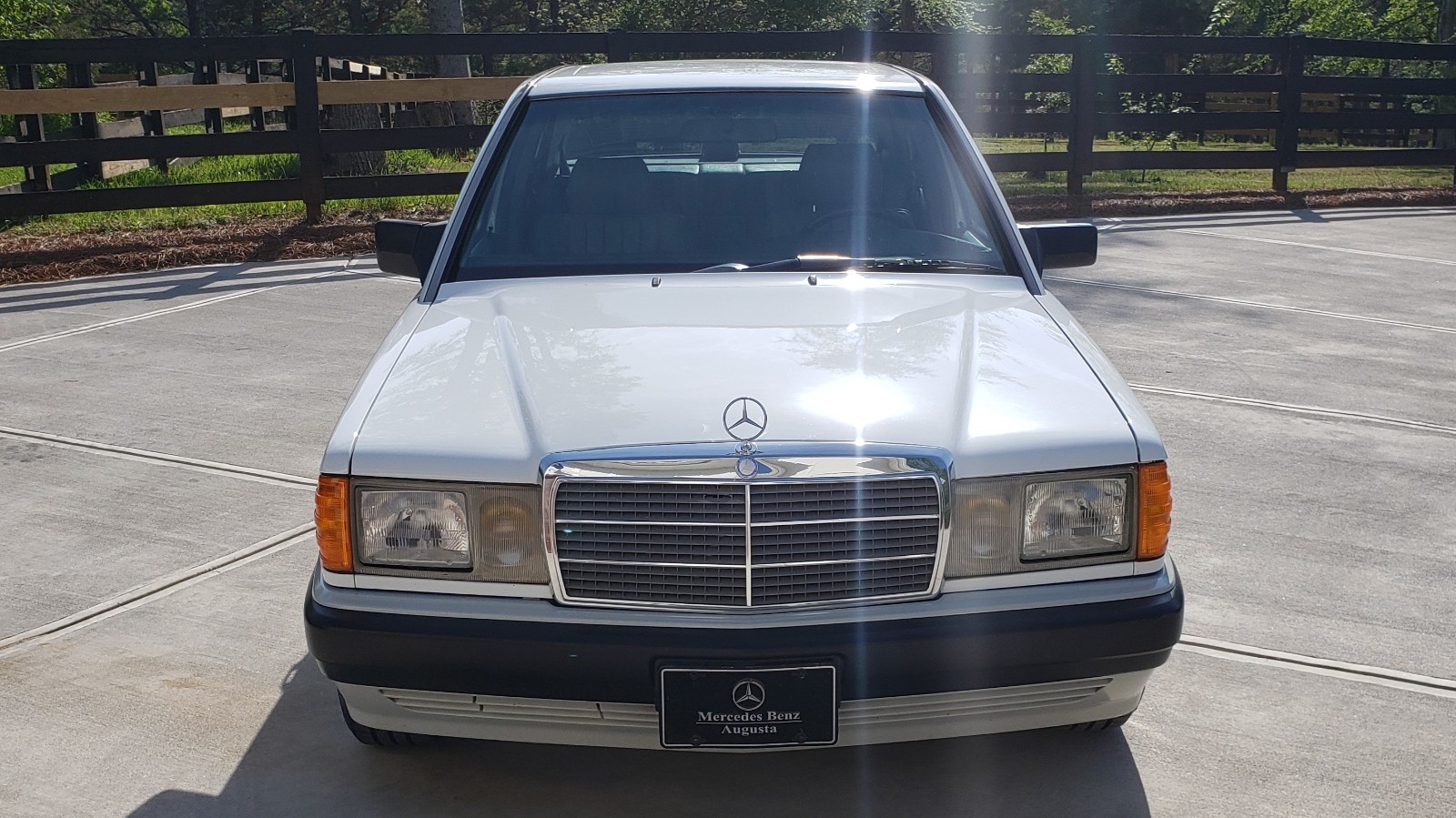 Mercedes-Benz-190-Series-1991-Sedan-2