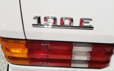 Mercedes-Benz-190-Series-1991-Sedan-28
