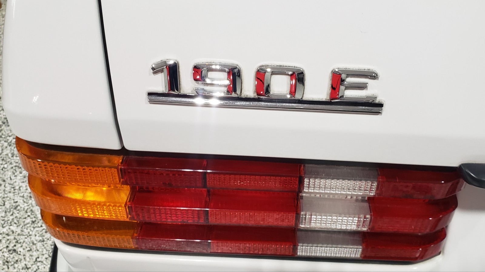 Mercedes-Benz-190-Series-1991-Sedan-28
