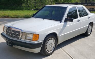 Mercedes-Benz-190-Series-1991-Sedan-4