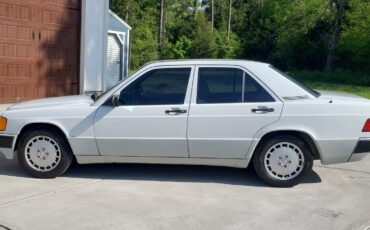 Mercedes-Benz-190-Series-1991-Sedan-5