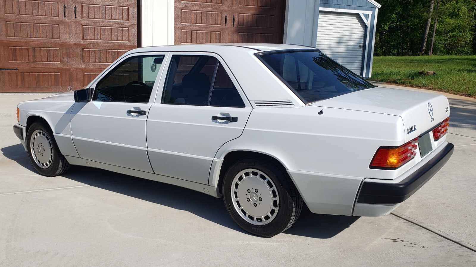 Mercedes-Benz-190-Series-1991-Sedan-6