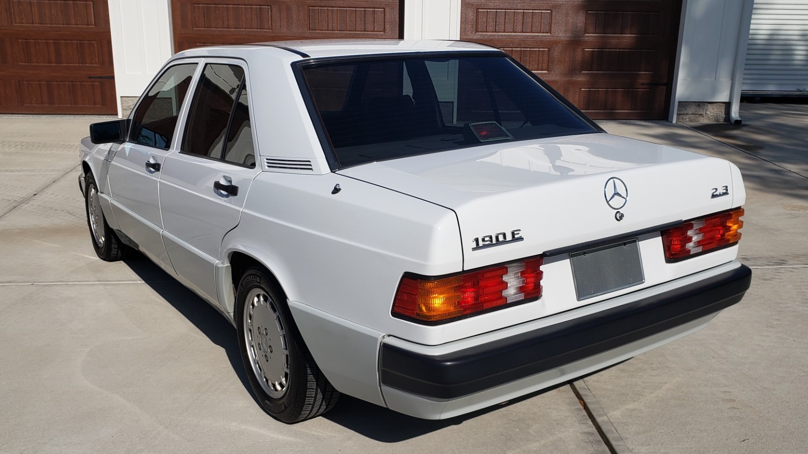 Mercedes-Benz-190-Series-1991-Sedan-7
