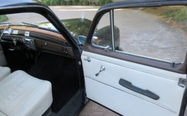 Mercedes-Benz-190B-series-1960-Sedan-13