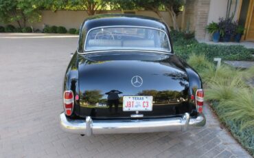 Mercedes-Benz-190B-series-1960-Sedan-3