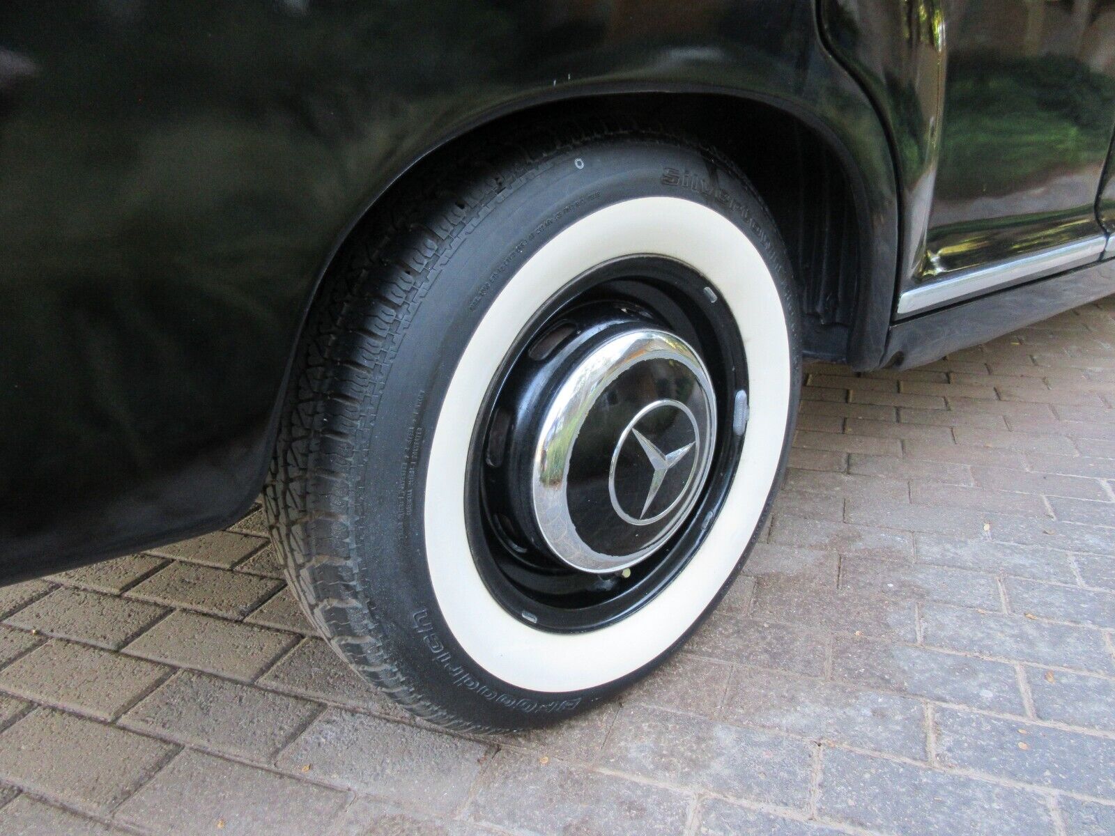Mercedes-Benz-190B-series-1960-Sedan-7