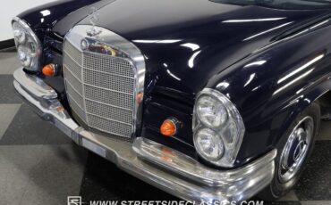 Mercedes-Benz-200-Series-1966-Coupe-18
