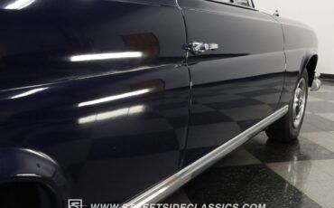 Mercedes-Benz-200-Series-1966-Coupe-26