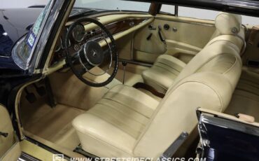 Mercedes-Benz-200-Series-1966-Coupe-4