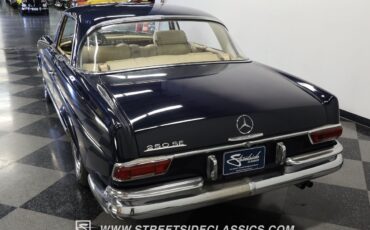 Mercedes-Benz-200-Series-1966-Coupe-7
