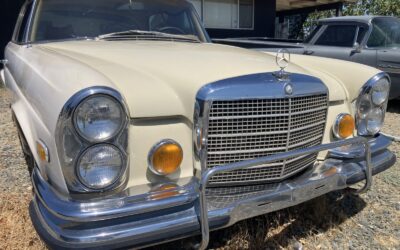 Mercedes-Benz 200-Series 1971