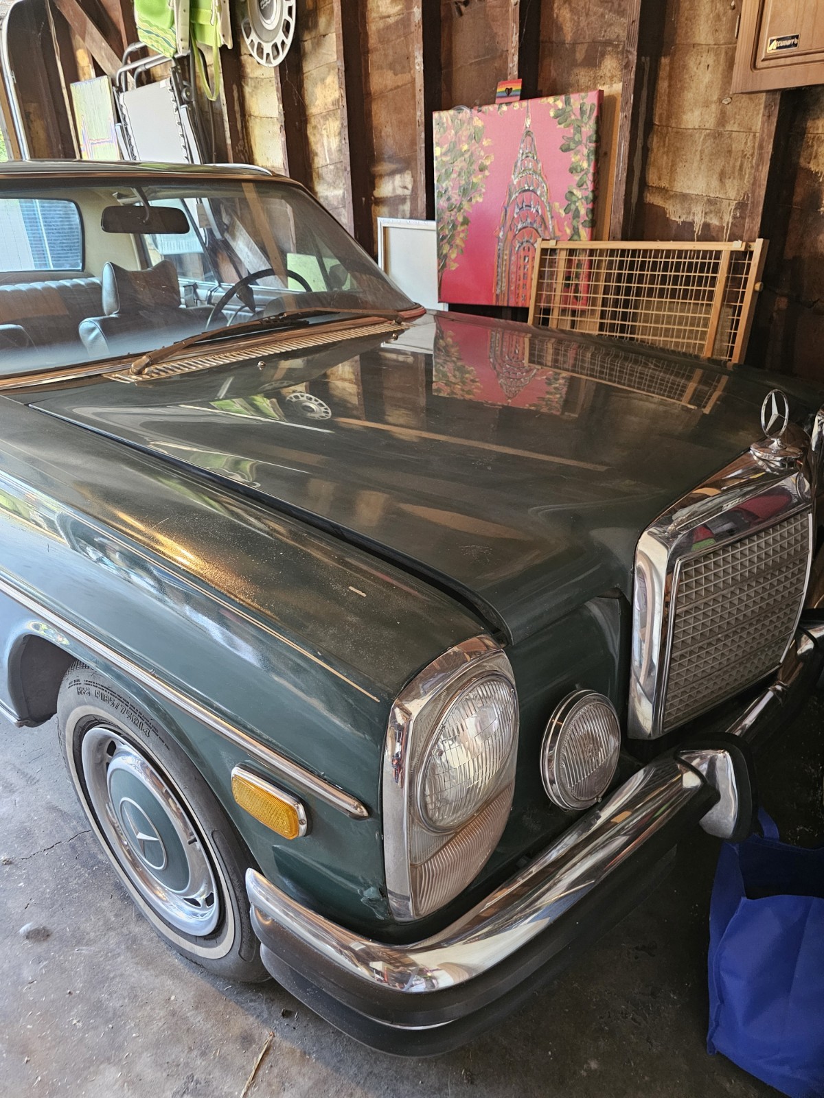 Mercedes-Benz-200-Series-1972-Coupe-15