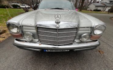 Mercedes-Benz-200-Series-1973-Coupe-8