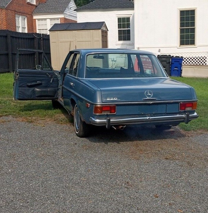 Mercedes-Benz-220-1971-7