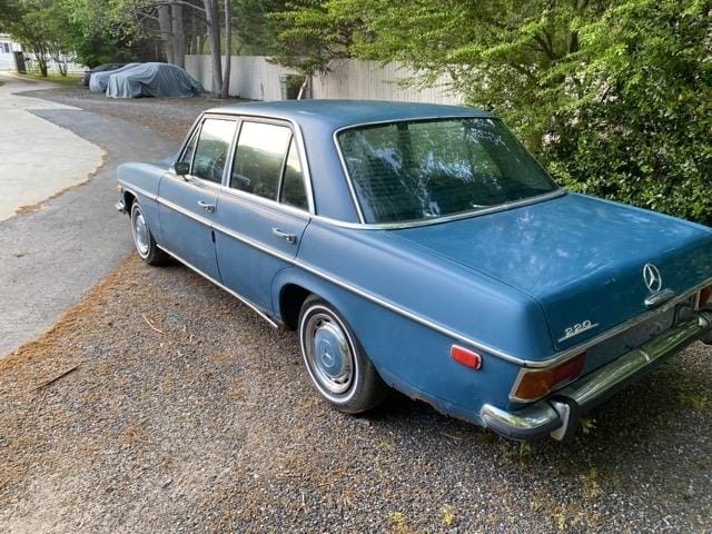 Mercedes-Benz-220-1971-9