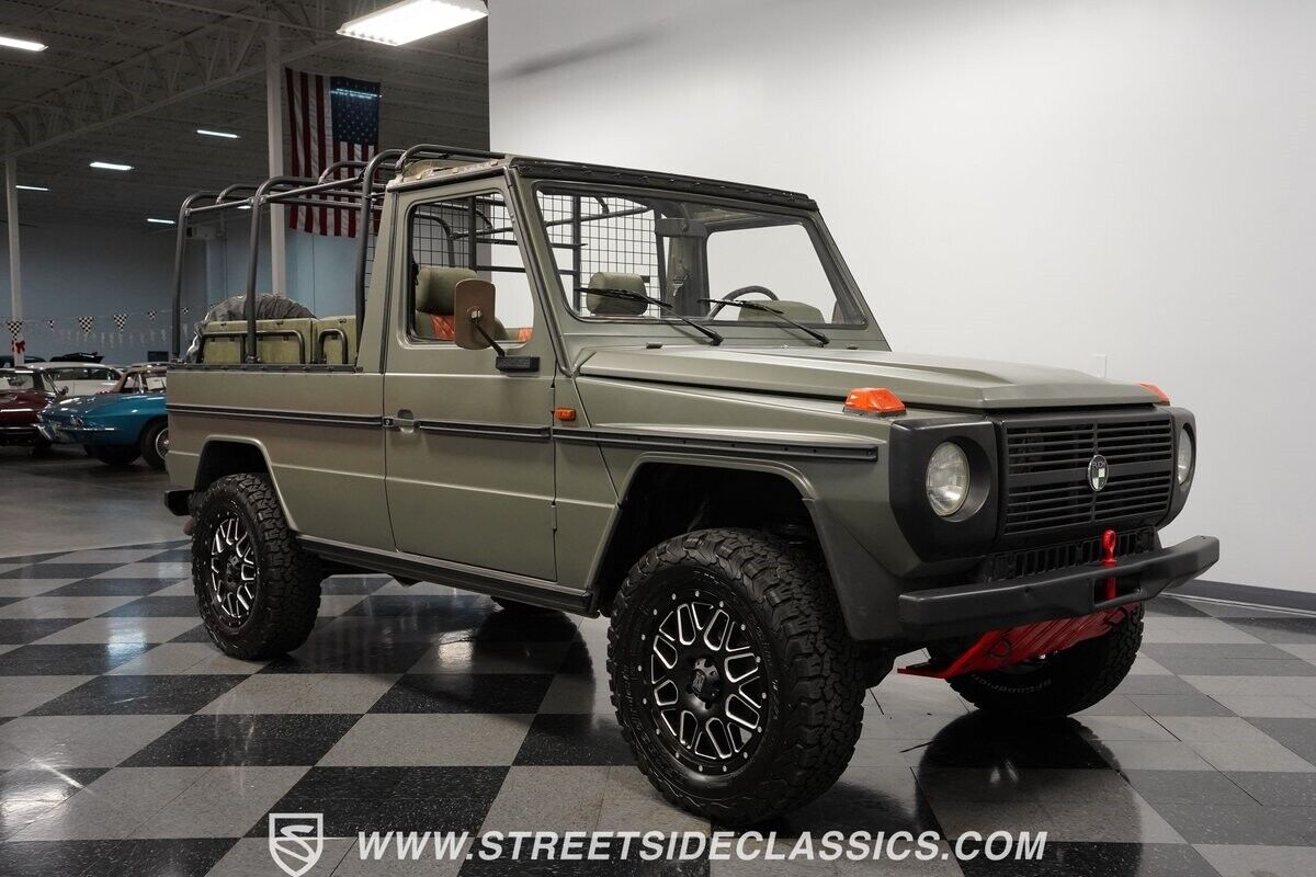 Mercedes-Benz-230GE-1995-SUV-16