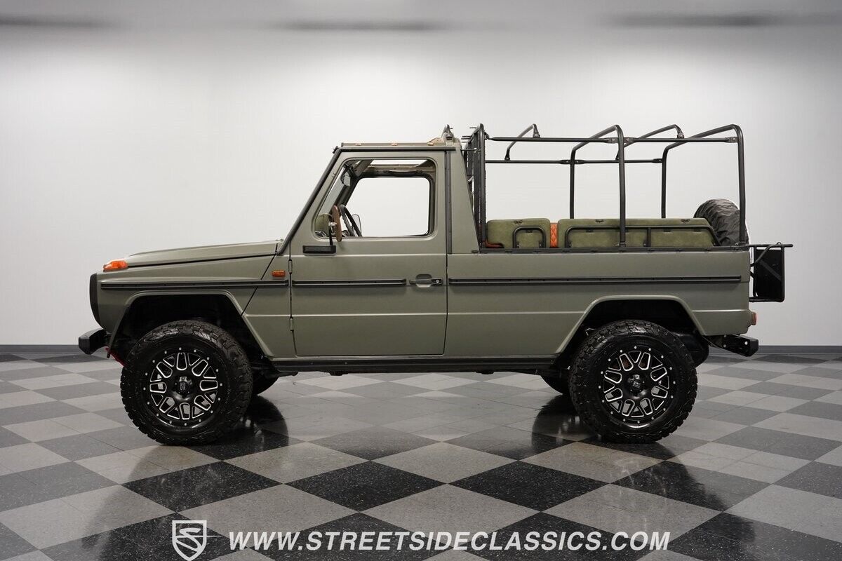 Mercedes-Benz-230GE-1995-SUV-2