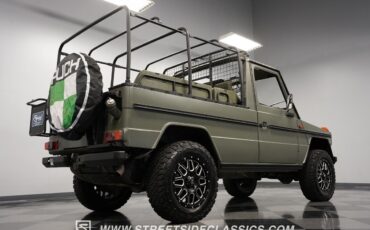 Mercedes-Benz-230GE-1995-SUV-27
