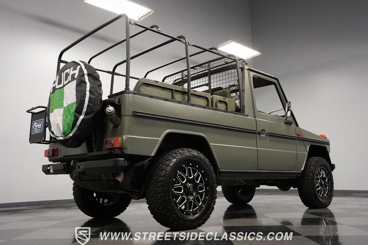 Mercedes-Benz-230GE-1995-SUV-27