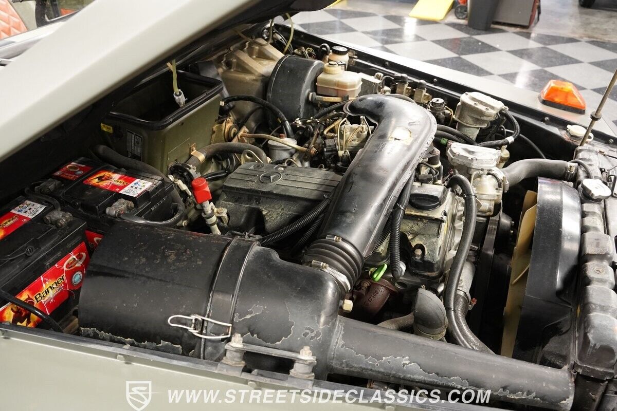 Mercedes-Benz-230GE-1995-SUV-34