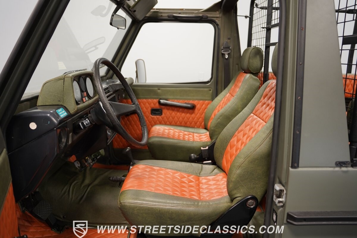 Mercedes-Benz-230GE-1995-SUV-37