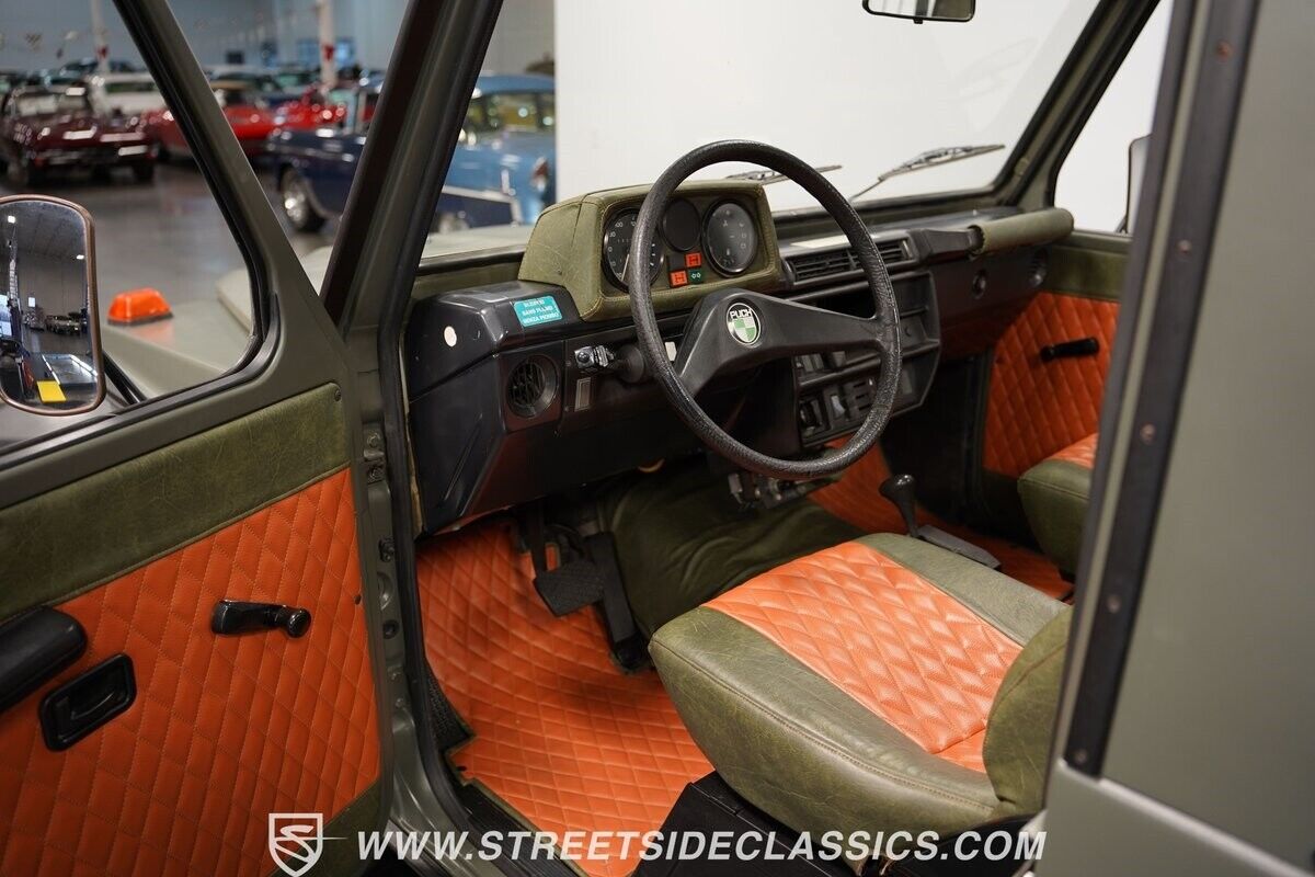 Mercedes-Benz-230GE-1995-SUV-4