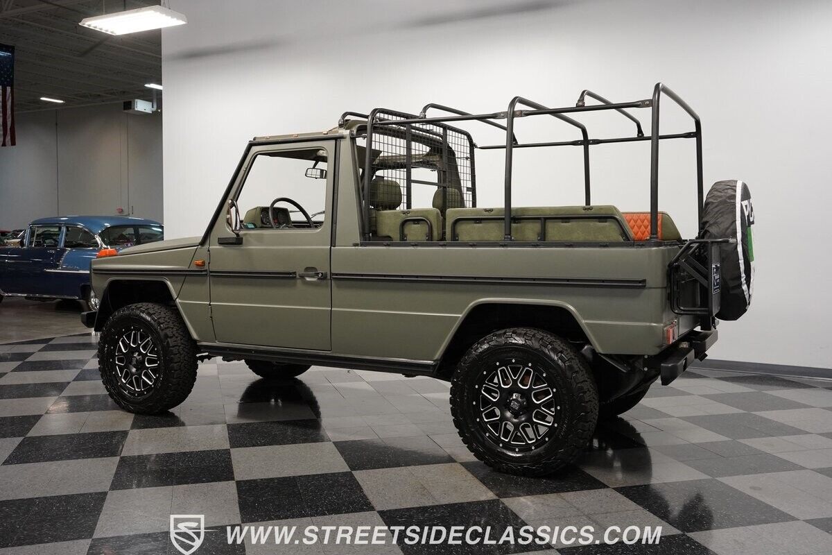 Mercedes-Benz-230GE-1995-SUV-8
