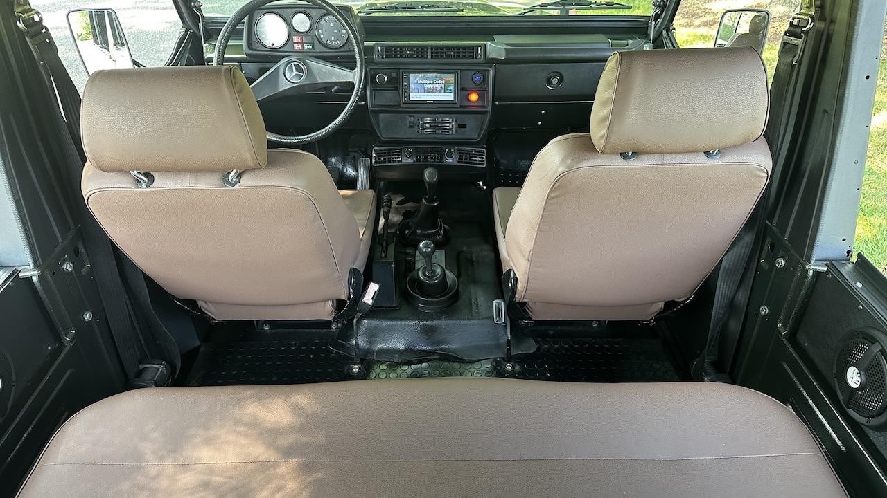 Mercedes-Benz-240GD-1987-20
