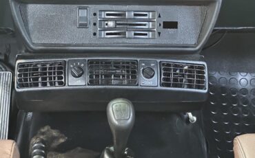 Mercedes-Benz-240GD-1987-24
