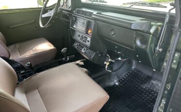 Mercedes-Benz-240GD-1987-27