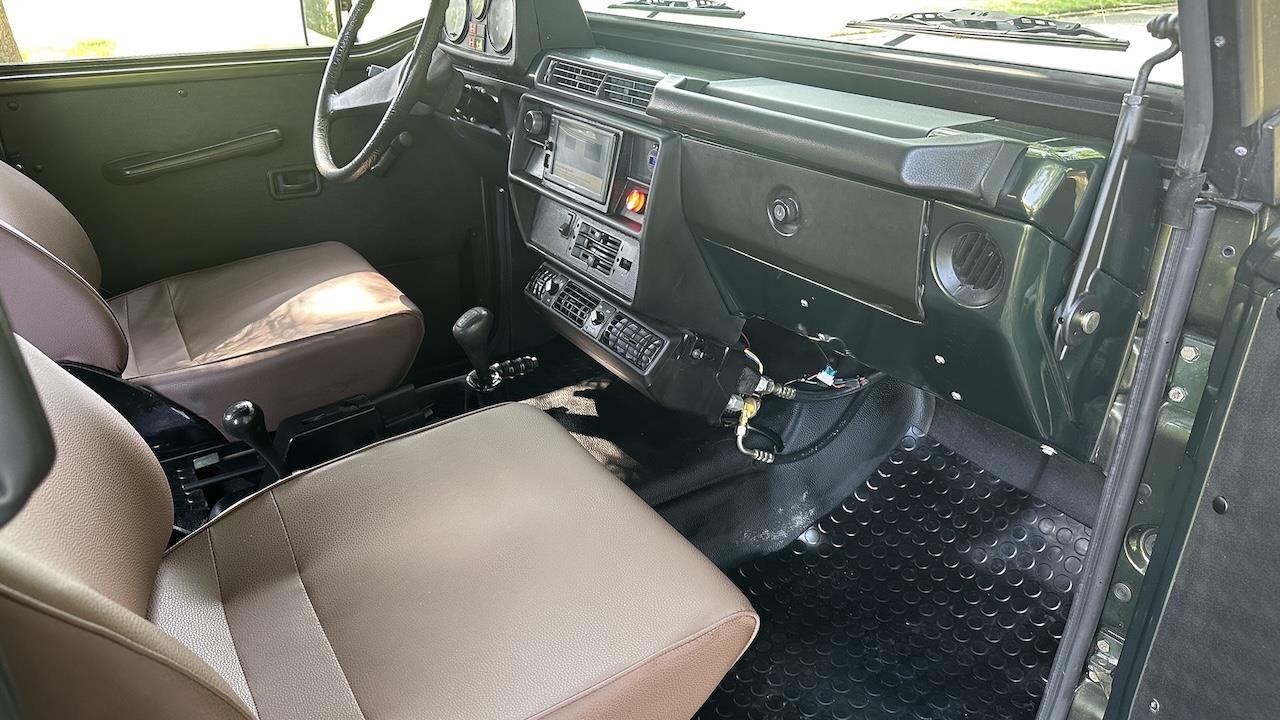 Mercedes-Benz-240GD-1987-27