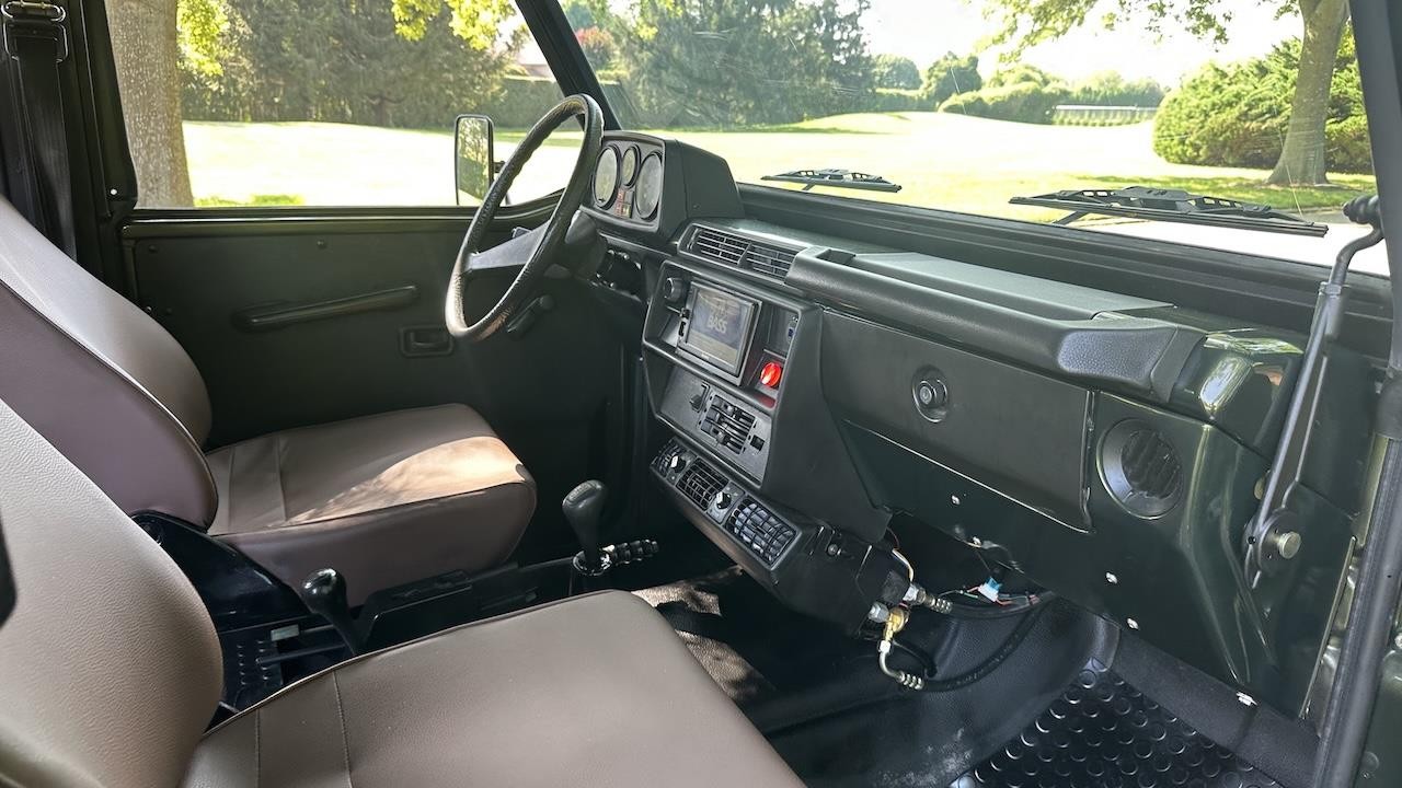 Mercedes-Benz-240GD-1987-29