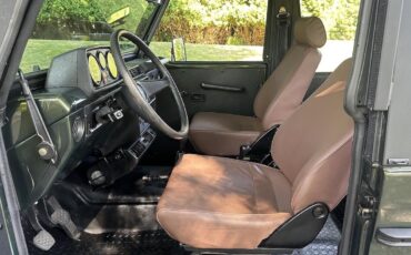 Mercedes-Benz-240GD-1987-37
