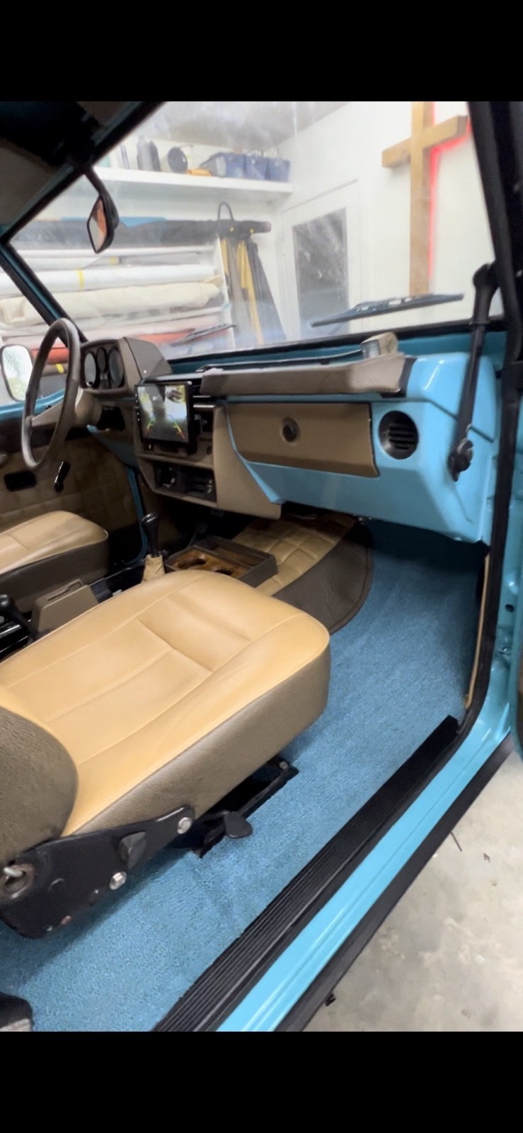 Mercedes-Benz-250-1992-34