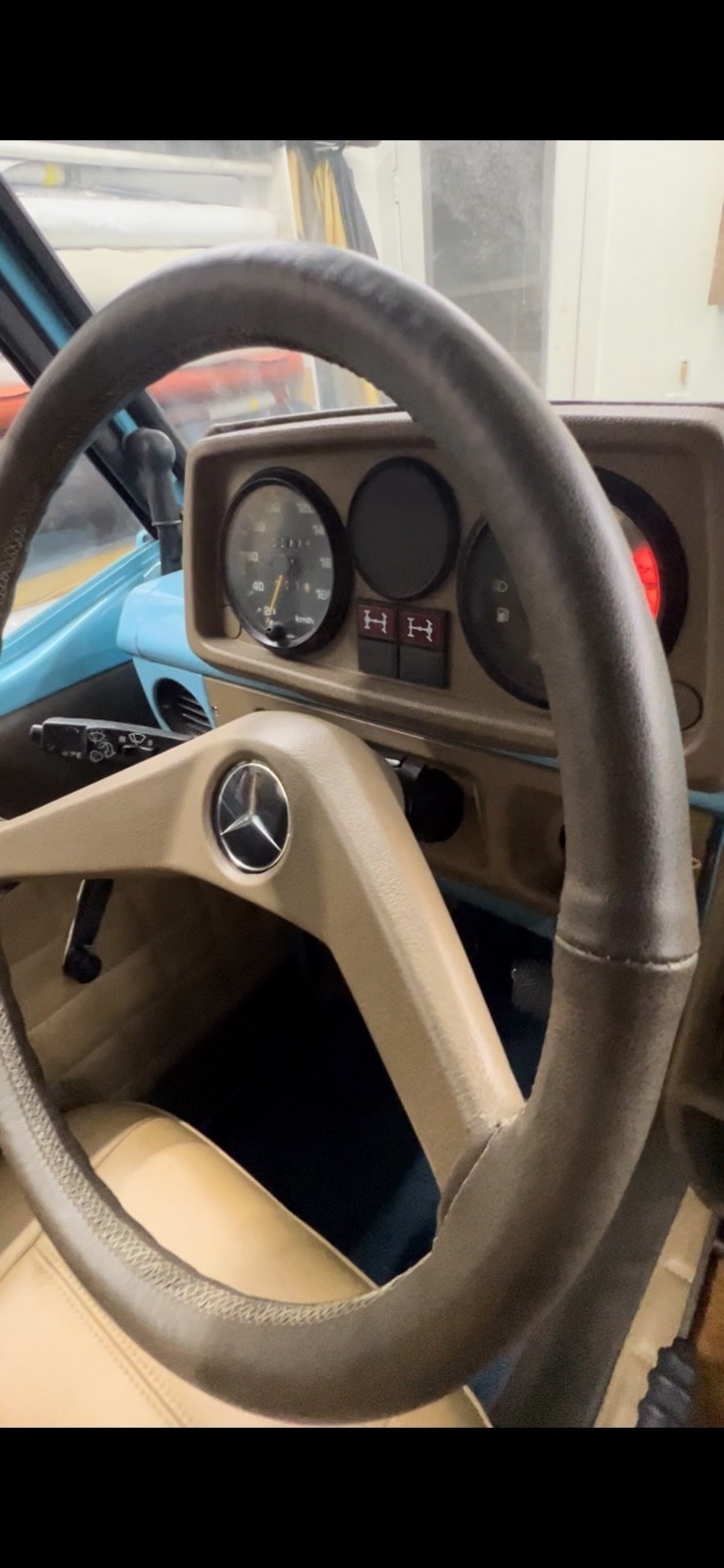 Mercedes-Benz-250-1992-36