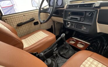 Mercedes-Benz-250-1992-39