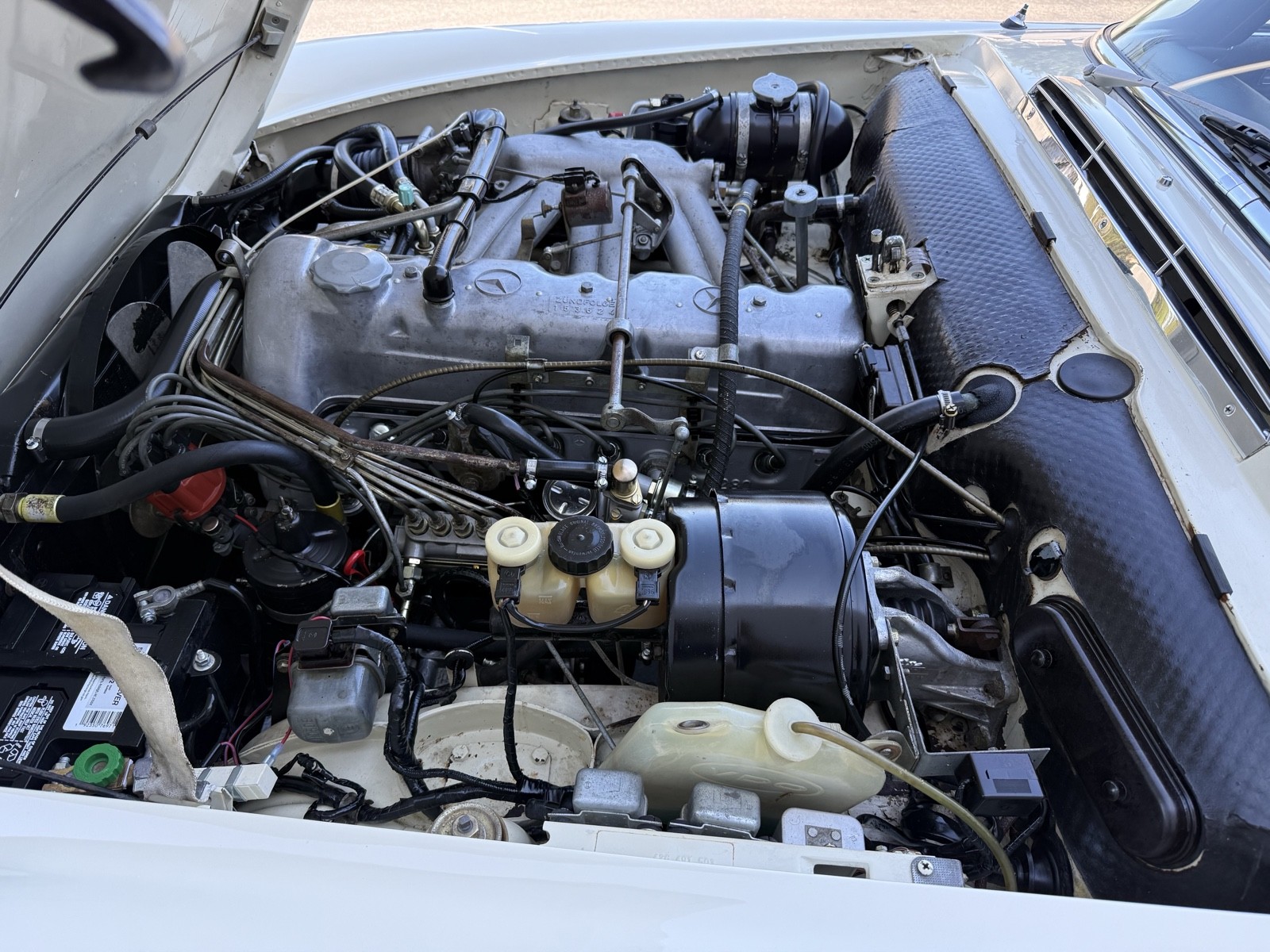 Mercedes-Benz-280-SL-1968-18